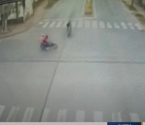 IMPACTANTE CHOQUE EN AV. PASTOR BAUMAN E INTENDENTE DE LA SOTA.