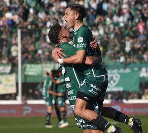 Sarmiento empató 2 a 2 con Independiente