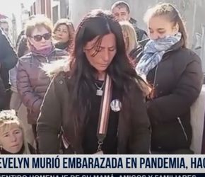 Sentido homenaje a Evelyn, mujer embarazada que fallece en pandemia.
