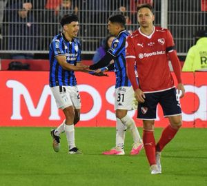 Atlético Tucumán goleó y se clasificó a los cuartos de final