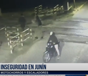 MOTOCHORROS CON ARMA DE FUEGO