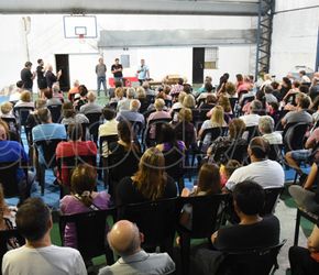 Paso bajo nivel: vecinos y comerciantes piden la reapertura del tránsito vehicular