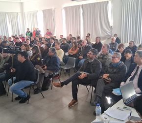 Con buena participación, se realizó la audiencia pública por las rutas 7 y 188