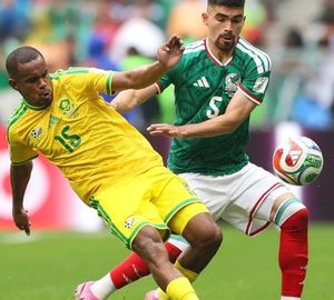 México rompió el maleficio y cosechó su primera victoria en un debut mundialista