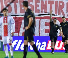 Barracas Central le ganó a Huracán  y se metió en los octavos de final