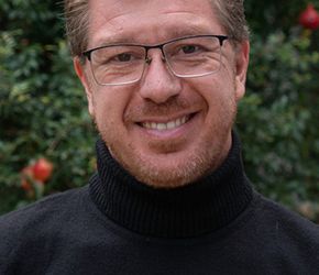 El profesor Martín Kieffer estará disertando en España