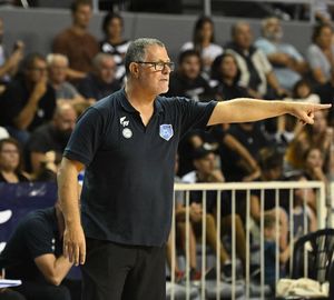 Adrián Capelli: “Son instancias donde no podemos regalar nada ni descuidar a nadie del otro equipo“