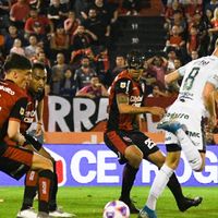 Sarmiento derrotó a Newell's en Rosario
