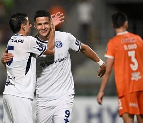 Independiente Rivadavia venció a La Guaira