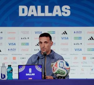 Scaloni confirmó que Lionel Messi será suplente en el partido de hoy
