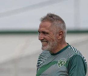 Rondina dejó de ser el DT de Sarmiento