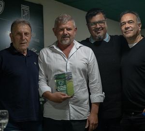 Fernando Chiófalo presentó el libro “20 años de una gestión de Primera”