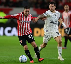 Estudiantes deberá definir su futuro en Brasil tras igualar ante Corinthians
