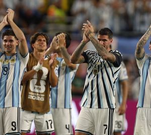 Argentina sufrió, pero venció a Cabo Verde y se metió en los octavos de final