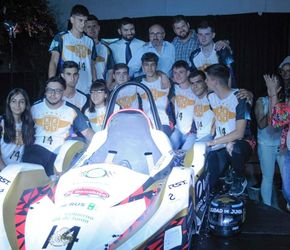 En la Escuela Técnica N° 1 se presentó el auto