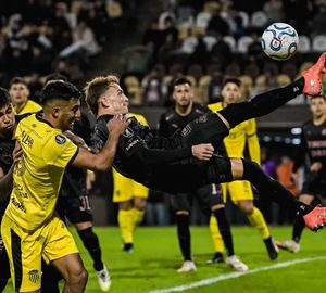 Platense empató con Peñarol por la Libertadores