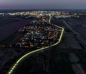 El camino a la Laguna de Gómez brilla con luz propia